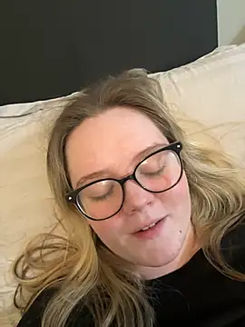 honeyyy24 online show from March 2025 06:34:01 PM