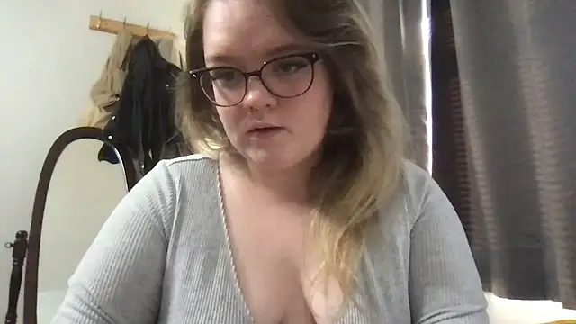 honeyyy24 online show from September 2025 08:40:01 AM