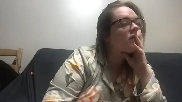 honeyyy24 online show from November 2025 10:32:02 PM