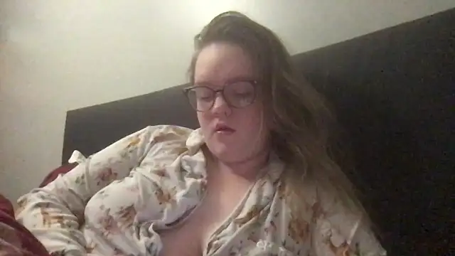 honeyyy24 online show from December 2025 08:05:01 PM