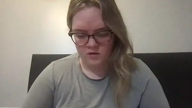 honeyyy24 online show from March 2026 02:32:01 PM