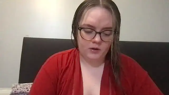 honeyyy24 online show from April 2026 08:42:02 PM