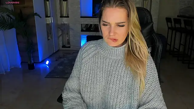 KittiLiza online show from February 2025 01:58:01 AM