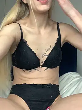 Lolitaxlola online show from March 2026 01:48:02 PM