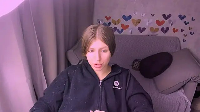 kirraa  online show from February 2025 07:02:01 PM