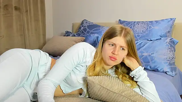 kirraa  online show from December 2025 07:44:01 PM