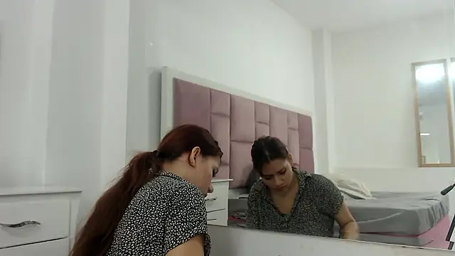 crystalhoneyy1 online show from December 2024 11:34:02 AM