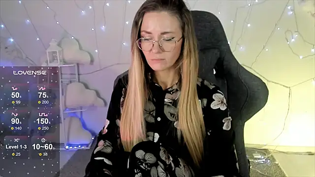 LadyIzabel online show from February 2025 11:31:01 AM