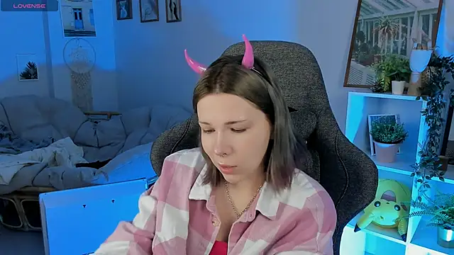 AliceSunday online show from January 2025 08:10:01 AM