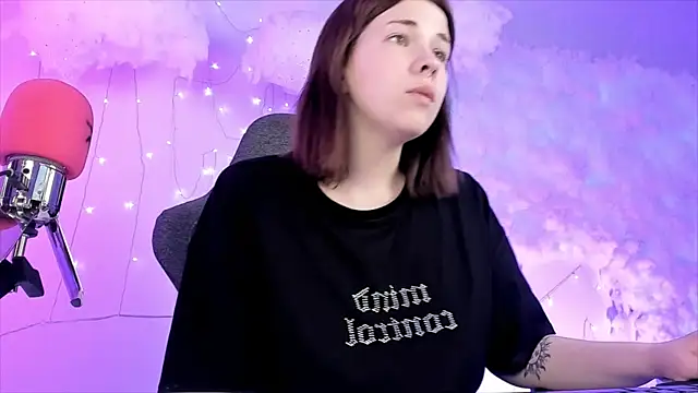 AliceSunday online show from February 2025 02:16:01 PM