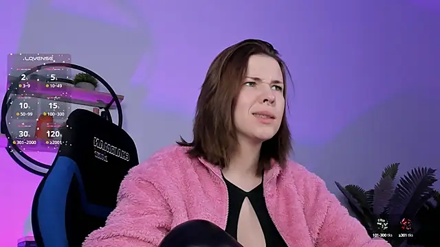 AliceSunday online show from February 2025 01:59:01 PM