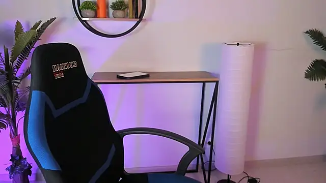 AliceSunday online show from February 2025 11:11:01 AM