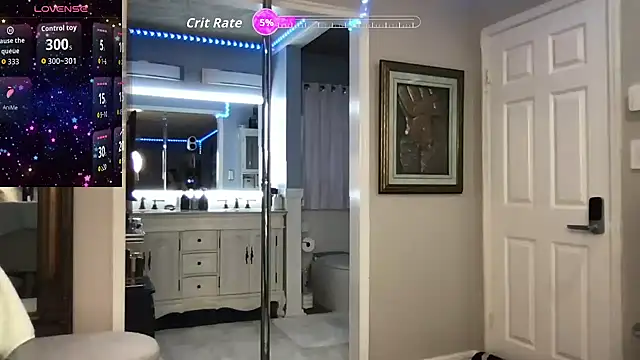 Snapshot of curvyfunlover chatting on October 2025 12:17:02 PM curvyfunlover online show from October 2025 12:17:02 PM