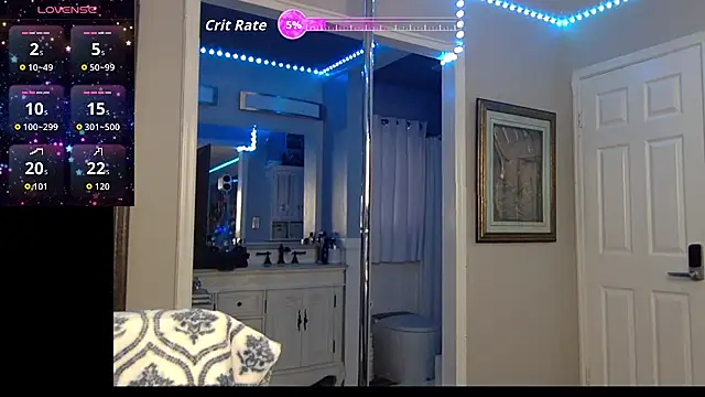 Snapshot of curvyfunlover chatting on October 2025 07:07:02 PM curvyfunlover online show from October 2025 07:07:02 PM