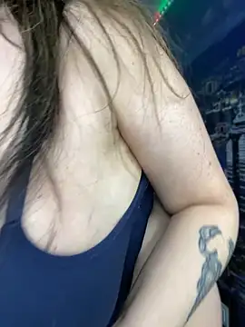 curvyfunlover online show from April 2026 12:24:02 AM