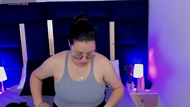 rebecaandpamela online show from December 2024 01:39:01 PM