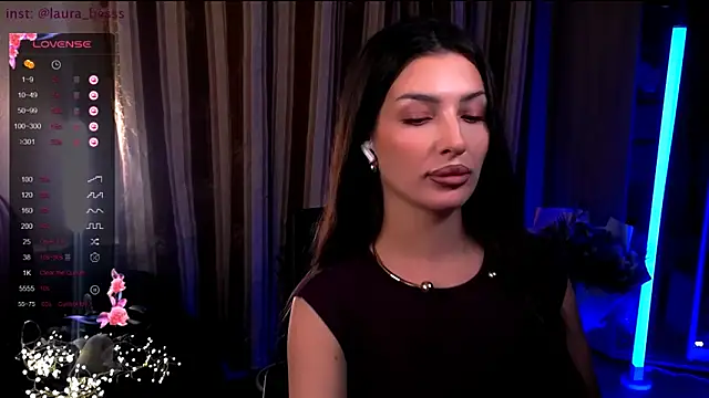 Laura Bess online show from December 2025 06:57:02 PM