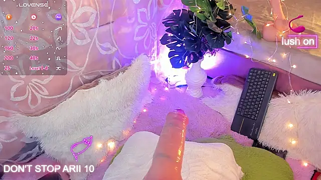 Arii vega  online show from October 2025 01:03:02 AM