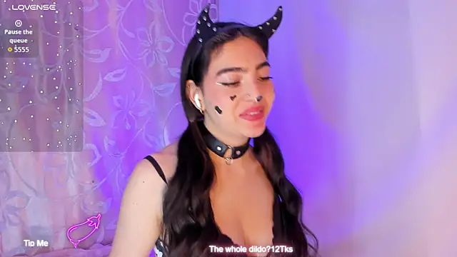 Arii vega  online show from October 2025 12:39:02 PM