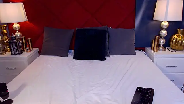 MinnieDrew online show from October 2025 07:00:01 PM