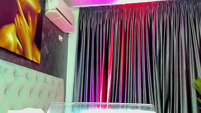 glossy blondegirl online show from November 2025 07:19:01 AM