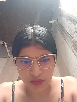 naughty-girl01 online show from January 2025 01:05:01 PM