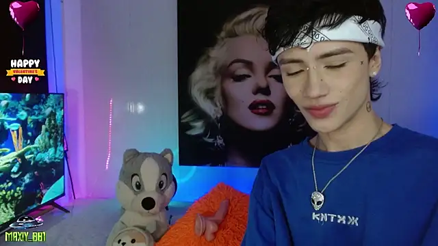 maxiy 001 online show from February 2025 07:18:01 AM