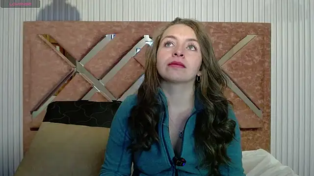 Snapshot of _isaabellaa chatting on May 2026 03:06:01 PM isaabellaa online show from May 2026 03:06:01 PM
