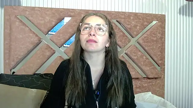 Snapshot of _isaabellaa chatting on May 2026 12:33:01 PM isaabellaa online show from May 2026 12:33:01 PM