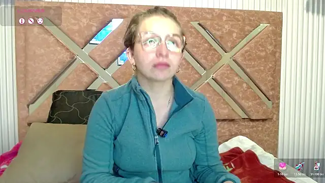 Snapshot of _isaabellaa chatting on May 2026 12:44:02 PM isaabellaa online show from May 2026 12:44:02 PM