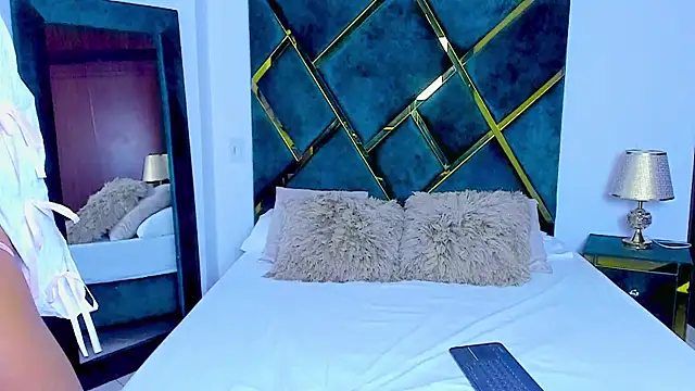 Criss Ariana online show from March 2025 11:51:01 AM