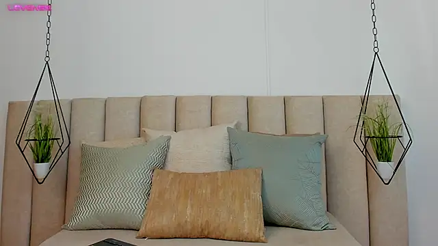 Olivia Collins1 online show from December 2024 09:30:02 PM