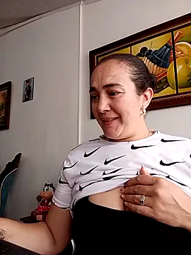 skayhot  online show from March 2025 04:45:02 PM