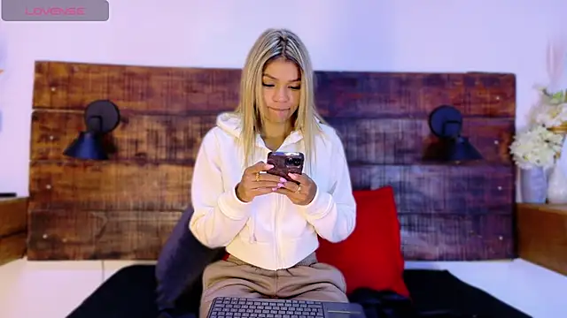 Celeste sanz online show from April 2026 09:59:01 AM