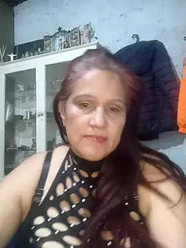 Edged Hot69 online show from November 2025 09:02:02 PM