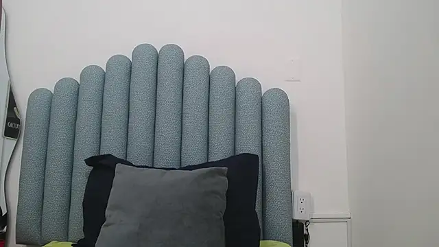 iniyalaboni online show from March 2025 12:26:01 PM