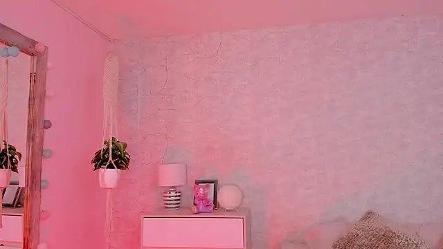 DahianaWalcott online show from December 2024 09:39:02 PM