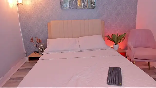 DahianaWalcott online show from December 2024 09:48:01 PM