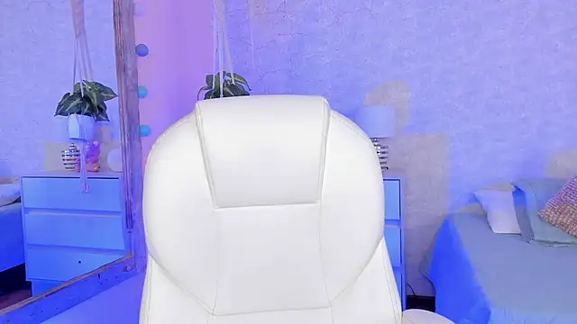 DahianaWalcott online show from February 2025 02:01:01 AM