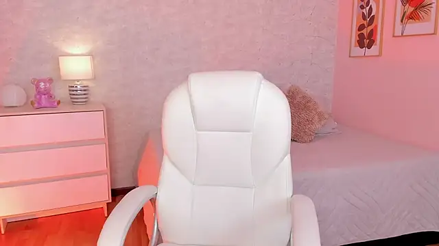 DahianaWalcott online show from February 2025 08:22:02 PM