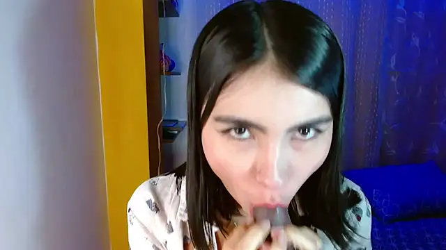 Snapshot of victoria-henaoo chatting on December 2024 08:08:02 AM victoria-henaoo online show from December 2024 08:08:02 AM