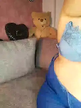 Snapshot of Cat_Sharisa chatting on January 2025 06:41:02 PM Cat Sharisa online show from January 2025 06:41:02 PM