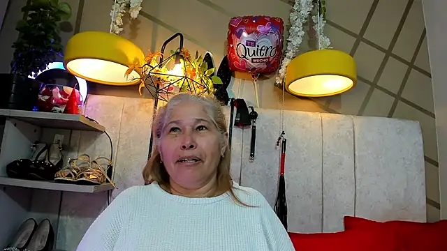 girl amada online show from February 2025 02:51:02 AM