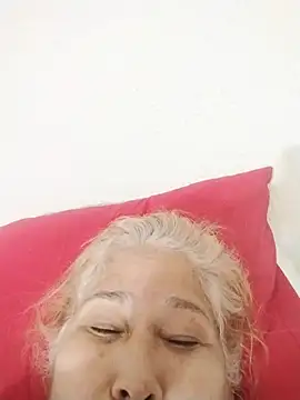 girl amada online show from November 2025 09:31:02 PM