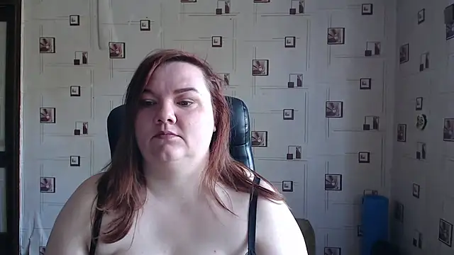 Snapshot of TasyaBigTTs chatting on April 2026 11:35:01 AM TasyaBigTTs online show from April 2026 11:35:01 AM