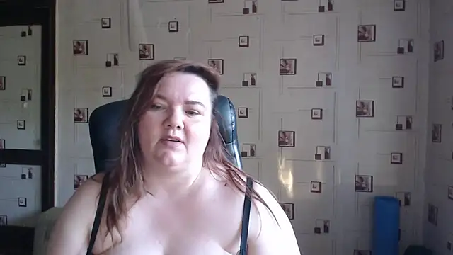 Snapshot of TasyaBigTTs chatting on May 2026 04:24:01 PM TasyaBigTTs online show from May 2026 04:24:01 PM