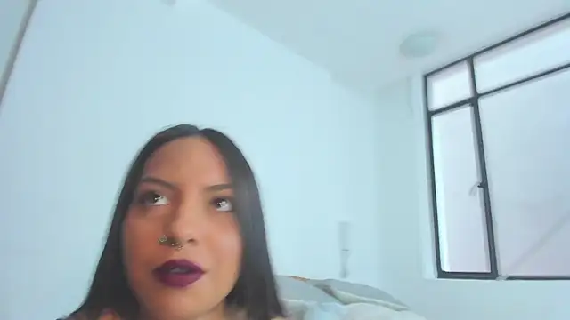 emiily15   online show from December 2024 07:22:02 PM