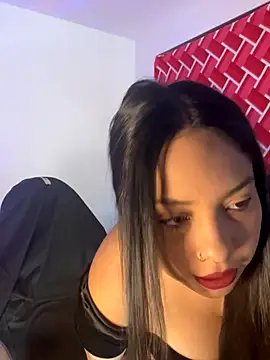 emiily15   online show from September 2025 05:57:02 PM