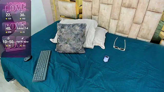 Snapshot of Maisondavis_ chatting on December 2024 04:53:01 AM Maisondavis online show from December 2024 04:53:01 AM