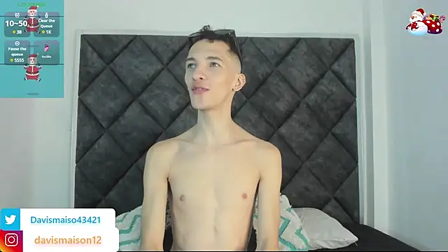 Snapshot of Maisondavis_ chatting on December 2024 10:24:02 PM Maisondavis online show from December 2024 10:24:02 PM